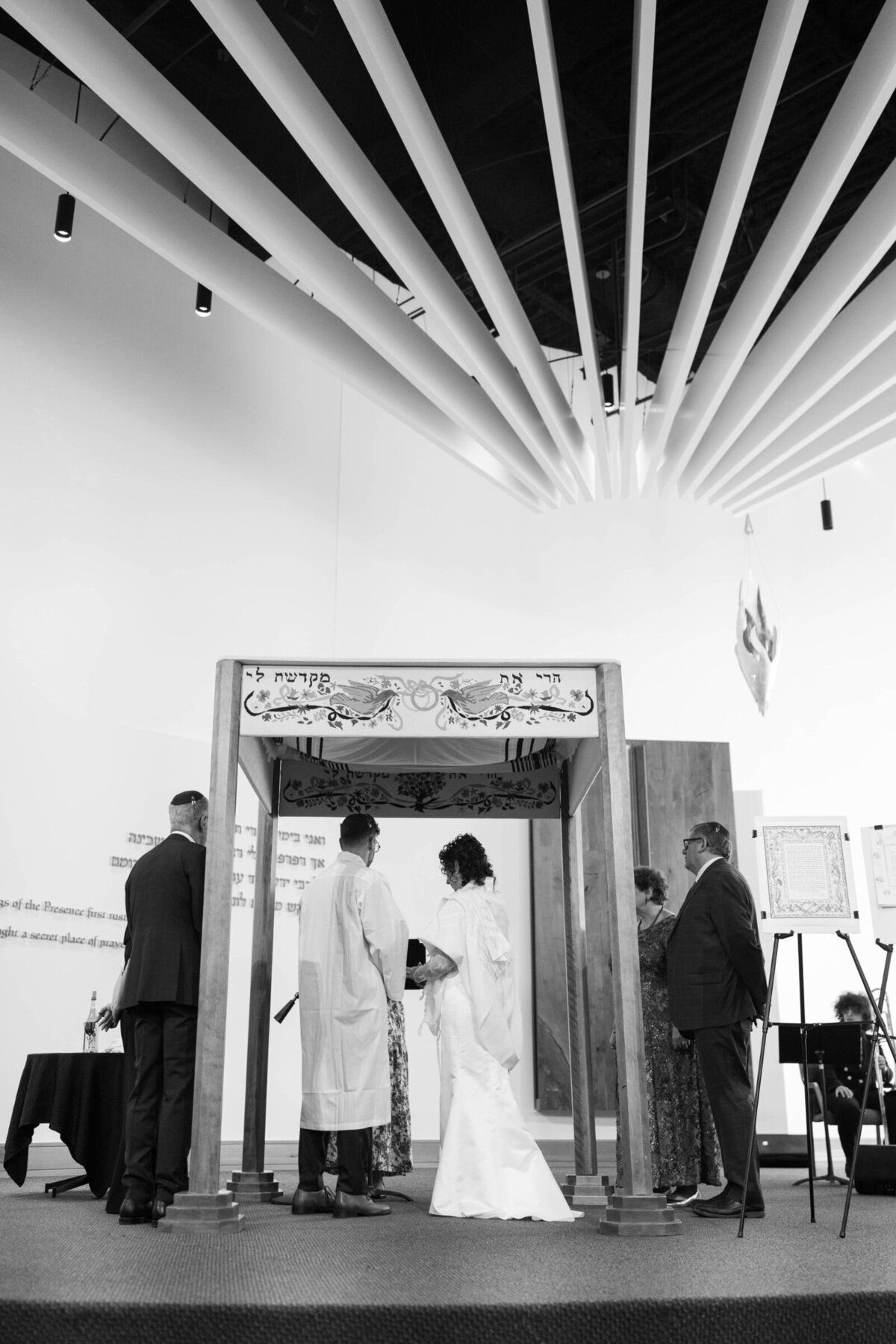 Eliana-Melmed-Photography-Chicago-LosAngeles-Jewish-WeddingPhotography-ShulaNoah-Chuppah-00180