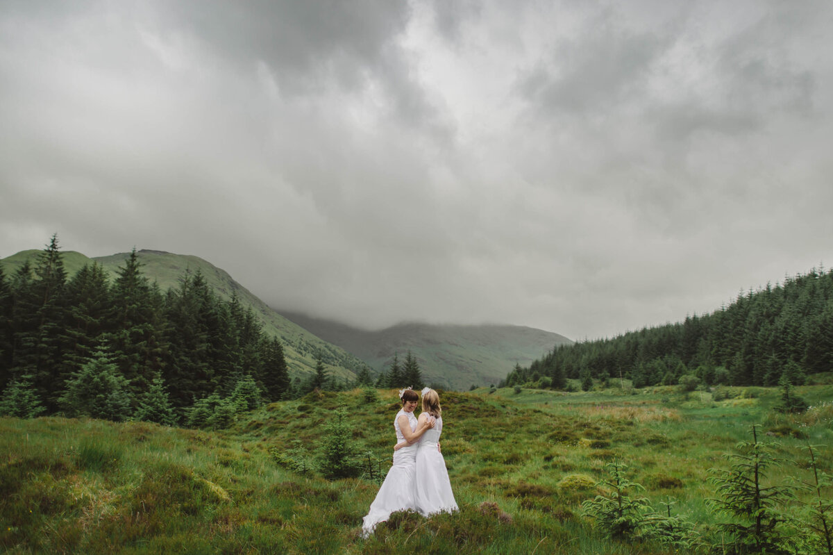 lodge on loch goil wedding scotland l hewitt photography-4