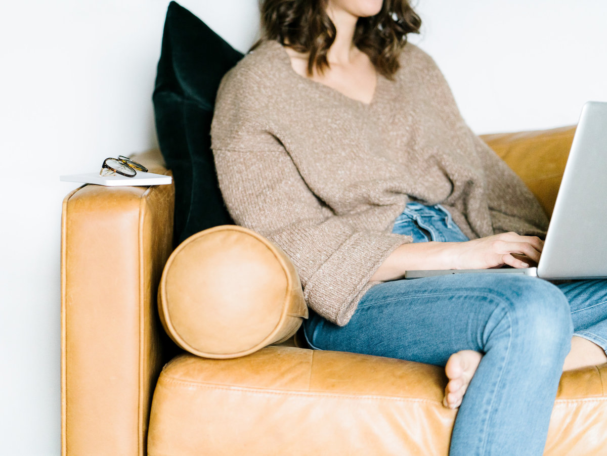 haute-stock-photography-laptop-and-chill-final-18