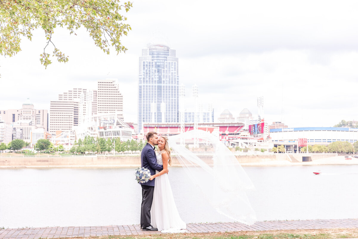 Cincinnati Wedding Photography _ Shelby Street Studios _  Riverside Drive Historic District _ Cincinnati Skyline