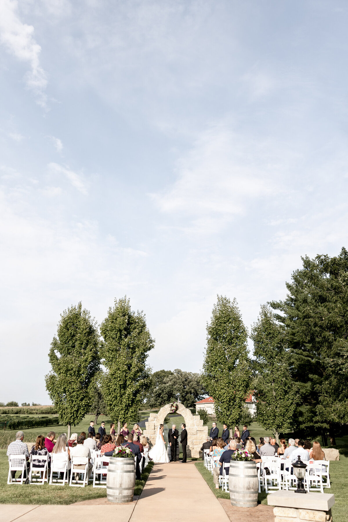 Summer-Wedding-DC-Estate-Winery-Beloit-Illinois-Meg-Dunn-Photography-53