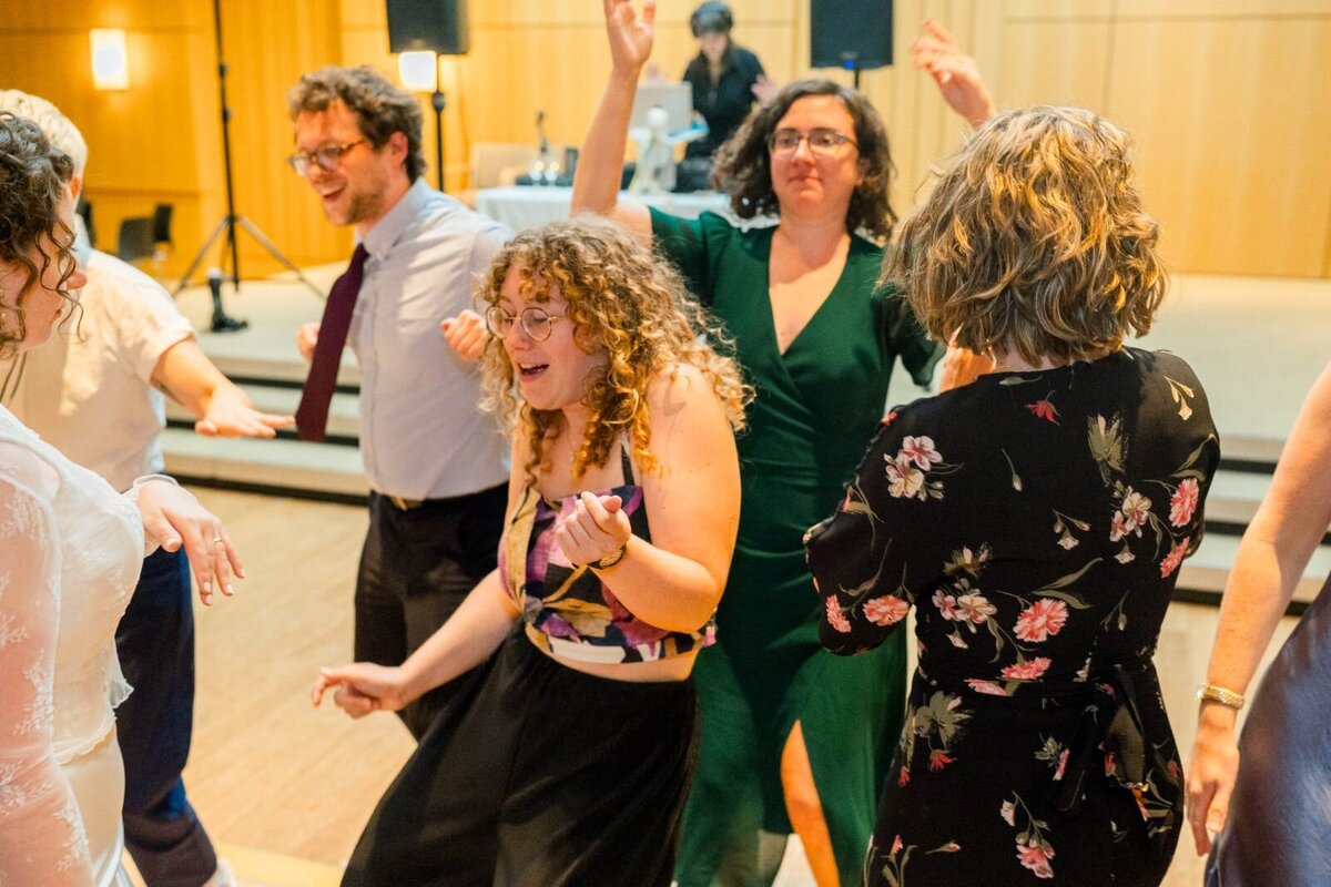 processed_ElianaMelmedPhotography_JewishWeddingPhotographer_ShulaNoah_Dancing-278