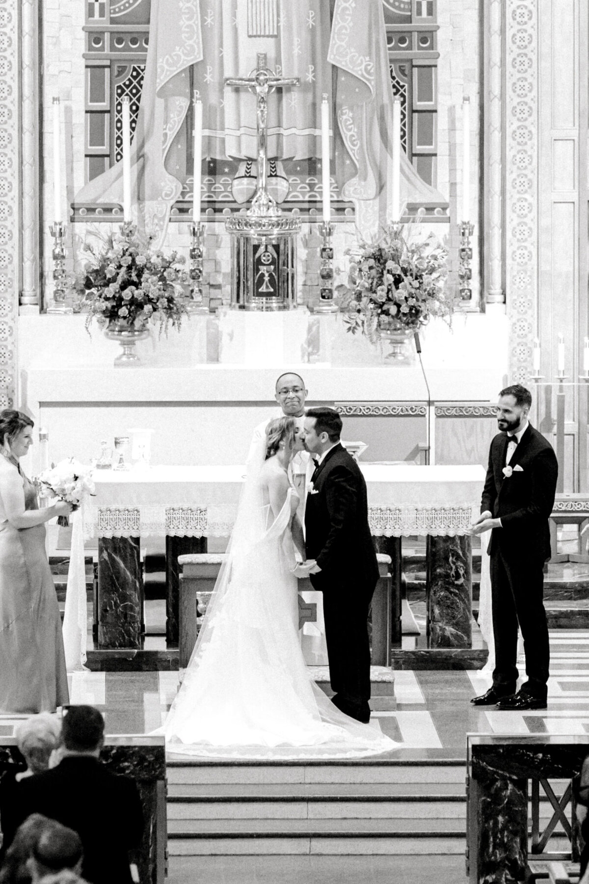 Virginia & Michael's Wedding at the Adolphus Hotel | Dallas Wedding Photographer | Sami Kathryn Photography-105