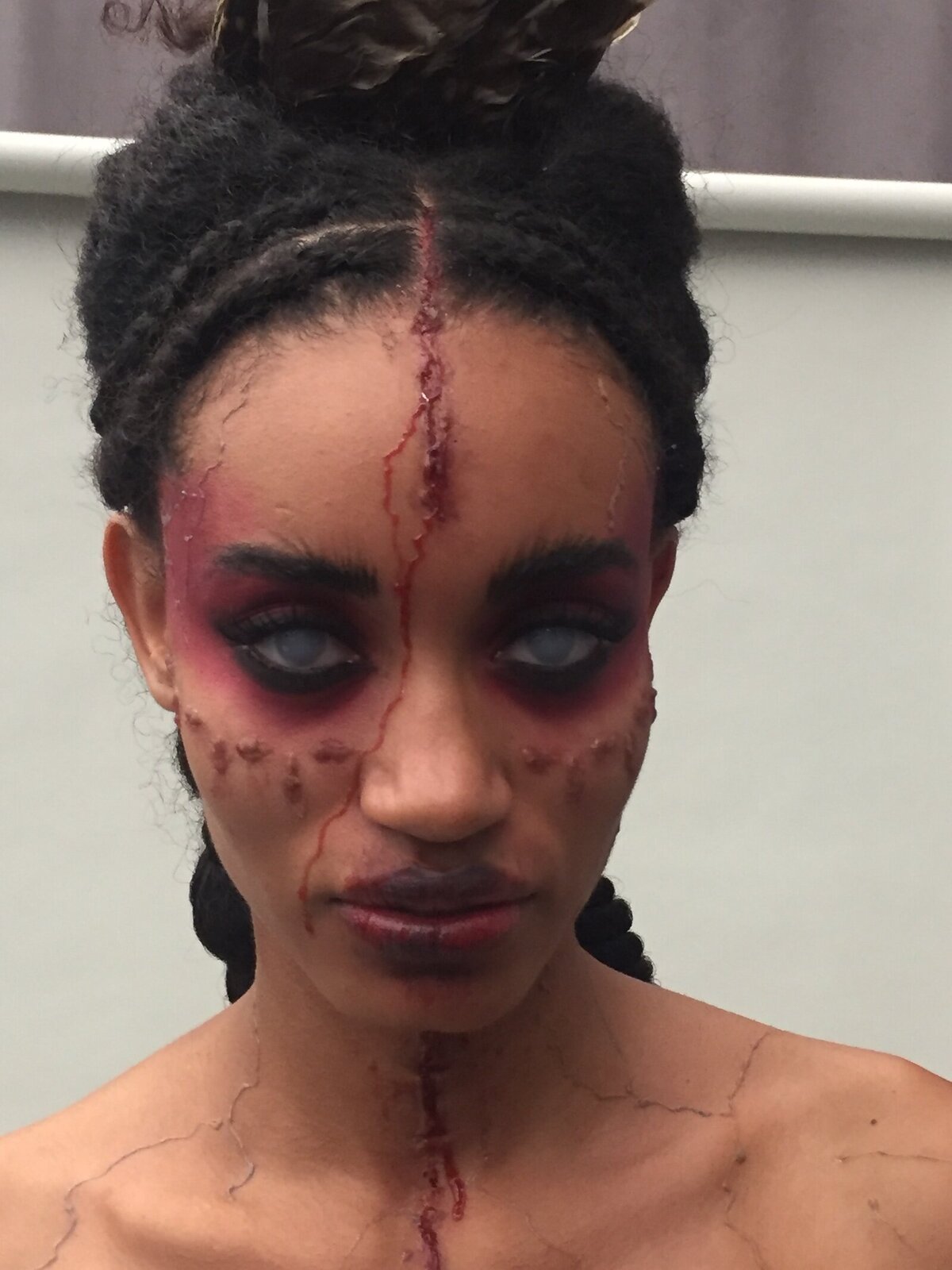 woman-zombie-eyes-veins-makeup-fx