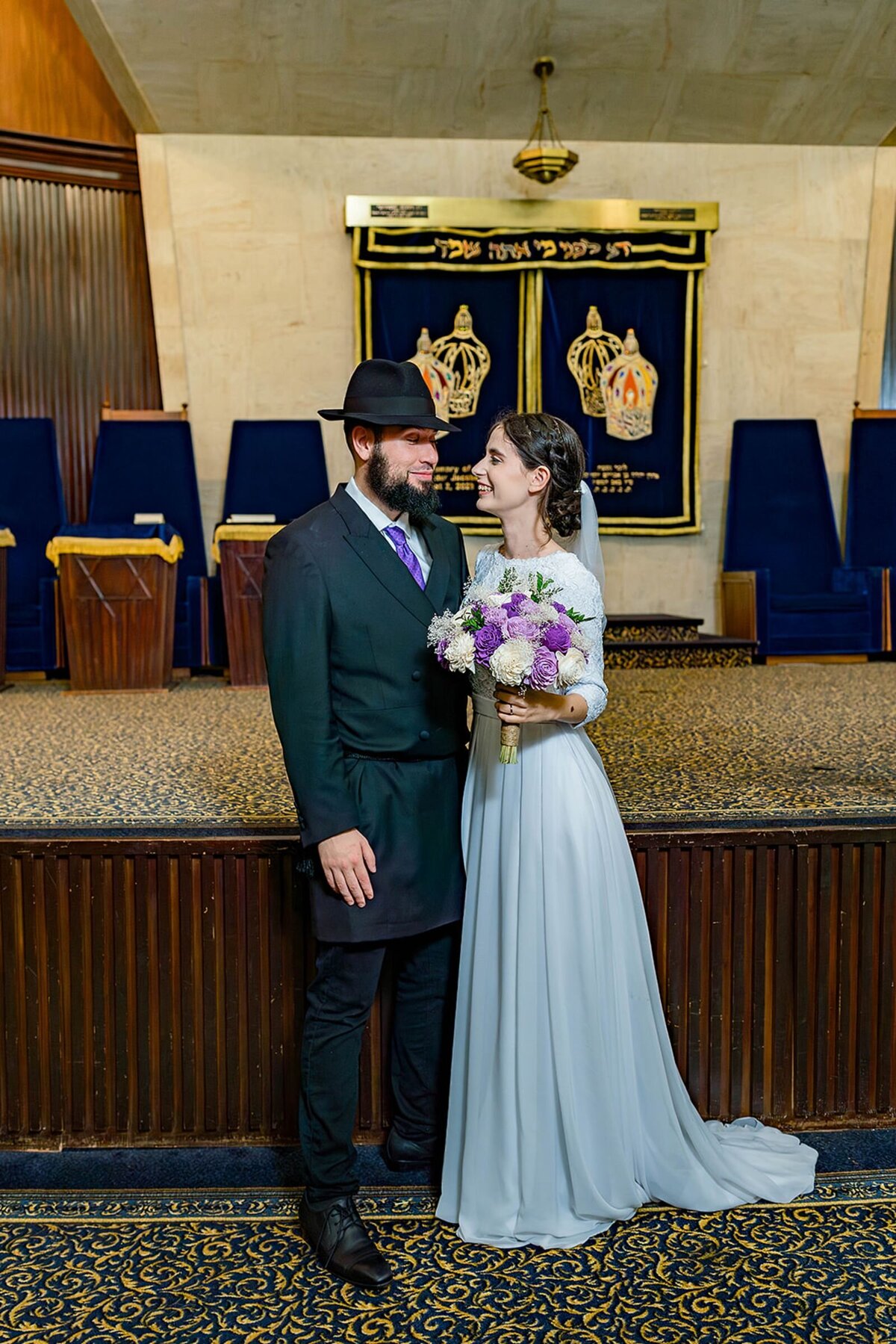 Eliana-Melmed-Photography-Chicago-LosAngeles-Jewish-WeddingPhotographer-CarmiKalman-CouplesPortraits-00016