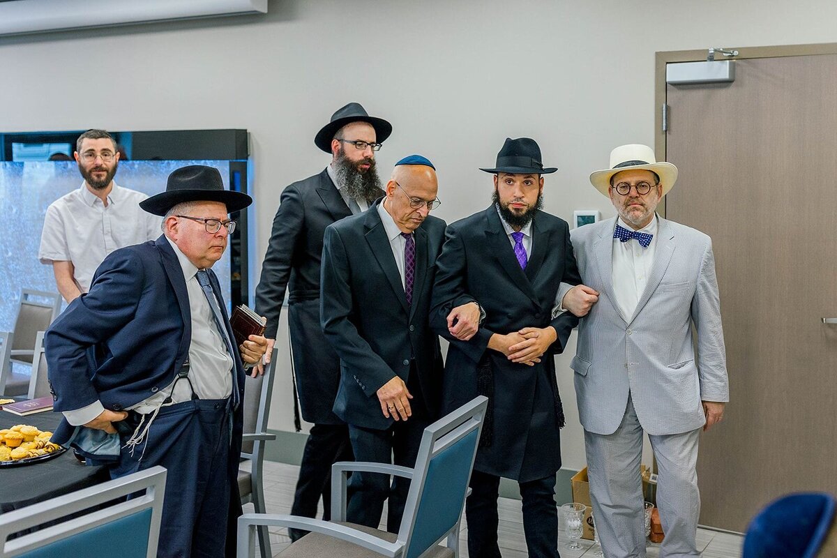 Eliana-Melmed-Photography-Chicago-LosAngeles-Jewish-WeddingPhotographer-CarmiKalman-Tisch-00180
