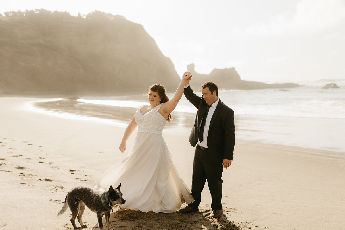 Pacific-city-elopement with dog