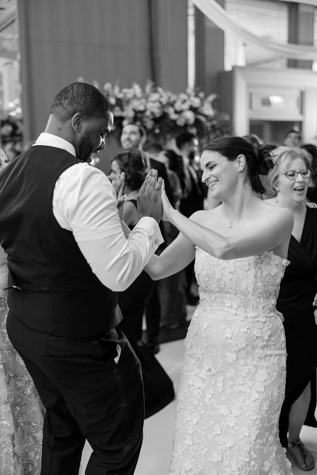 Peninsula-Chicago-wedding-reception-dancing