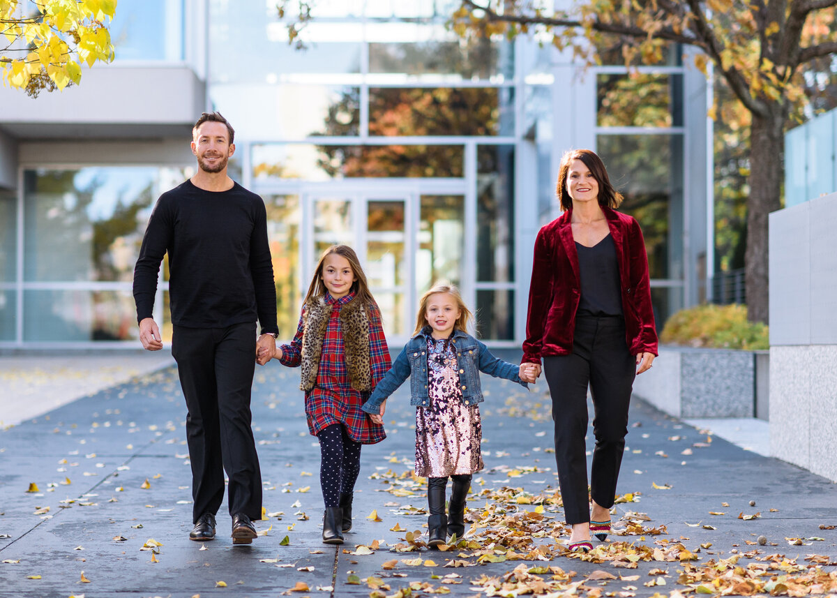 Des-Moines-Iowa-Family-Photographer-Theresa-Schumacher-Photography-Fall-Session-Walking