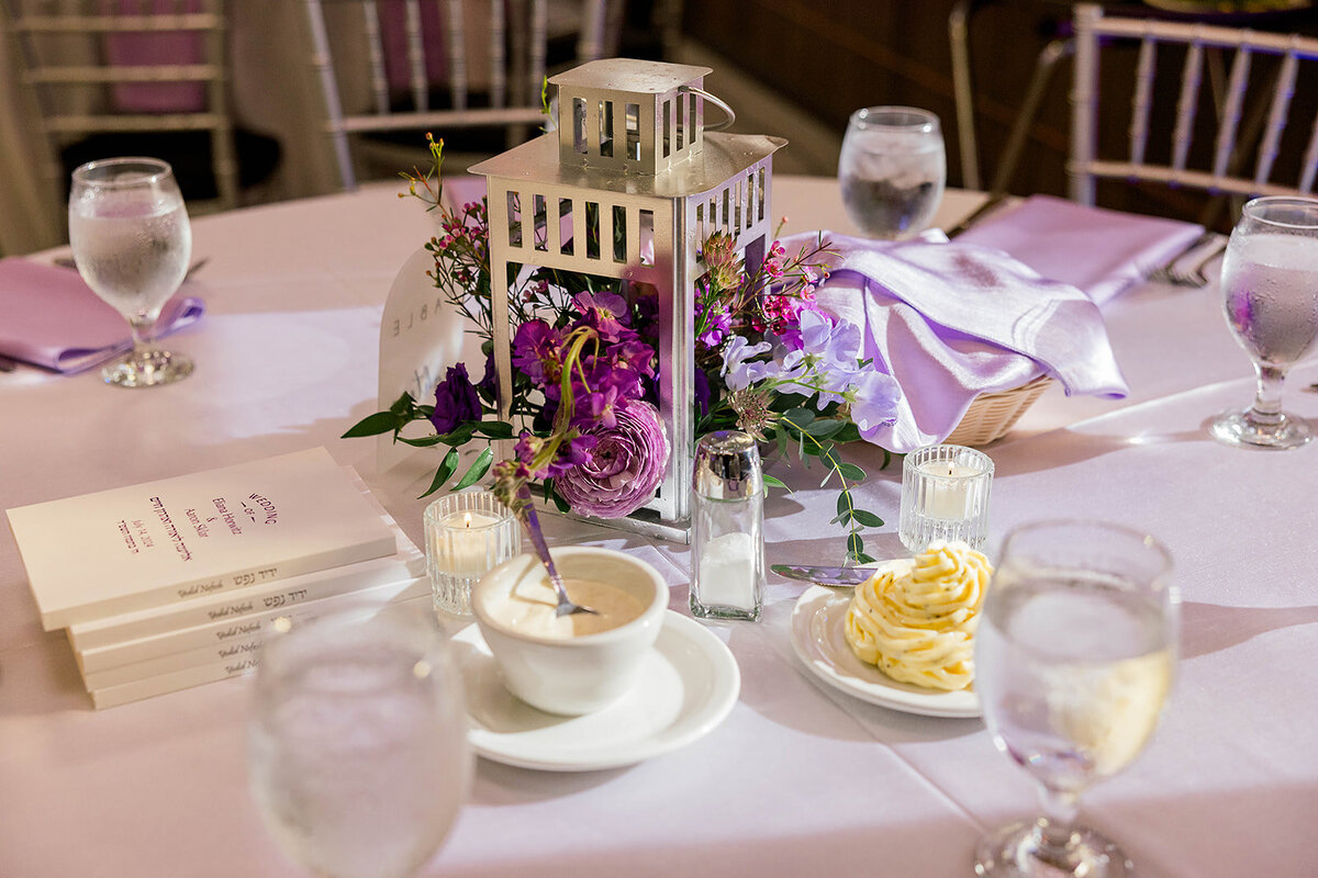 Eliana-Melmed-Photography-Chicago-LosAngeles-Jewish-WeddingPhotography-ElianaSklar-VenueDetails-00032