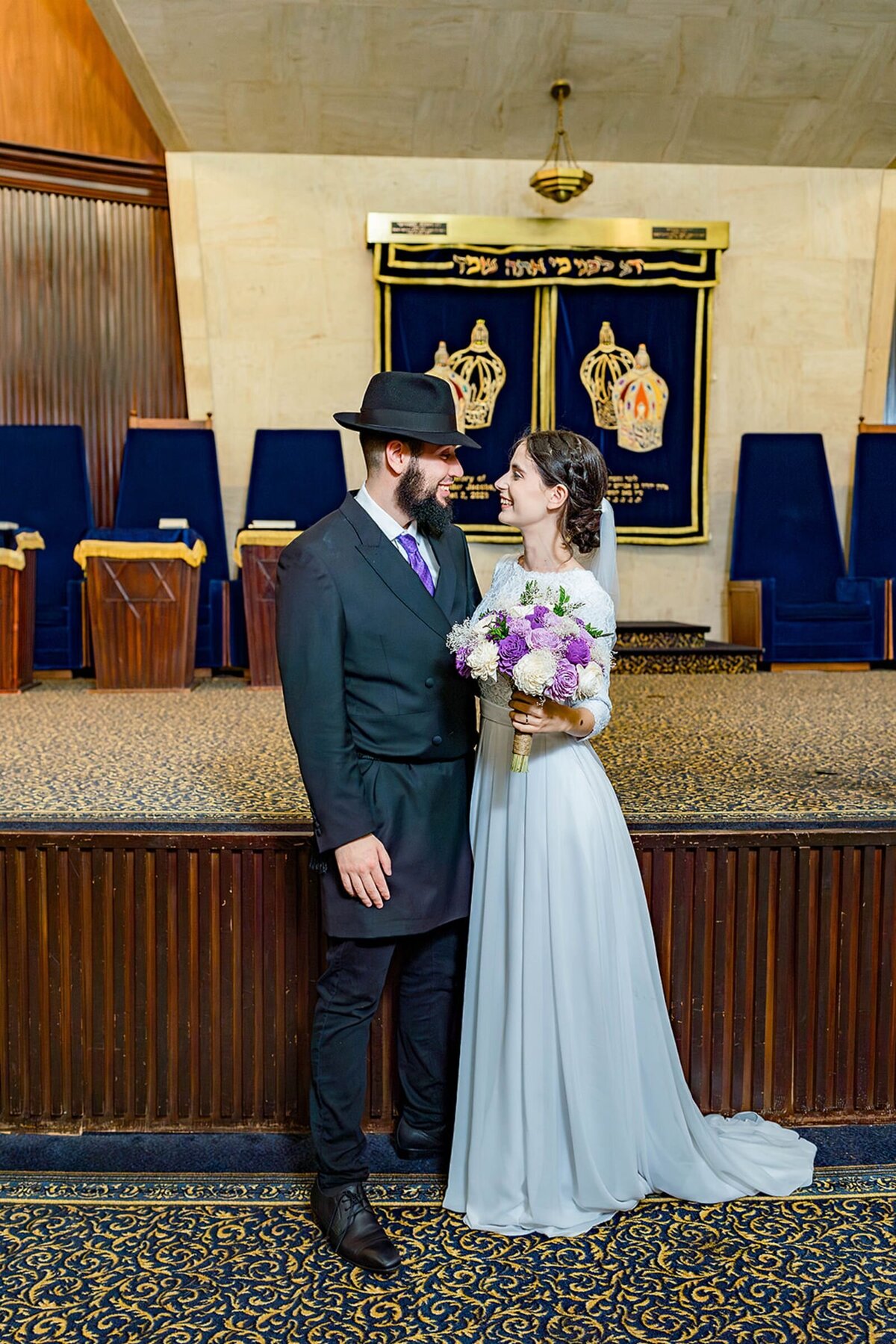 Eliana-Melmed-Photography-Chicago-LosAngeles-Jewish-WeddingPhotographer-CarmiKalman-CouplesPortraits-00017