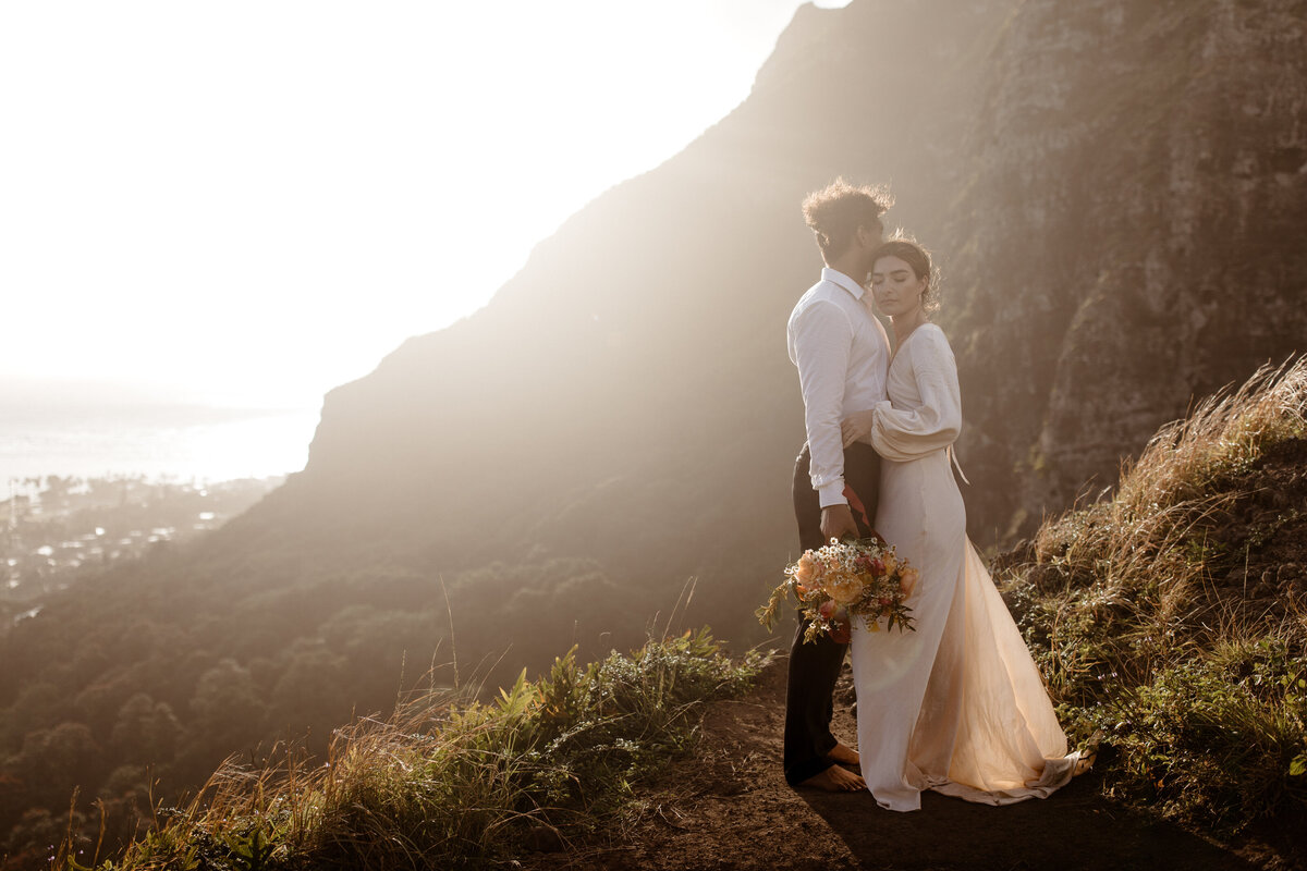 Oahu sunrise elopement photographer