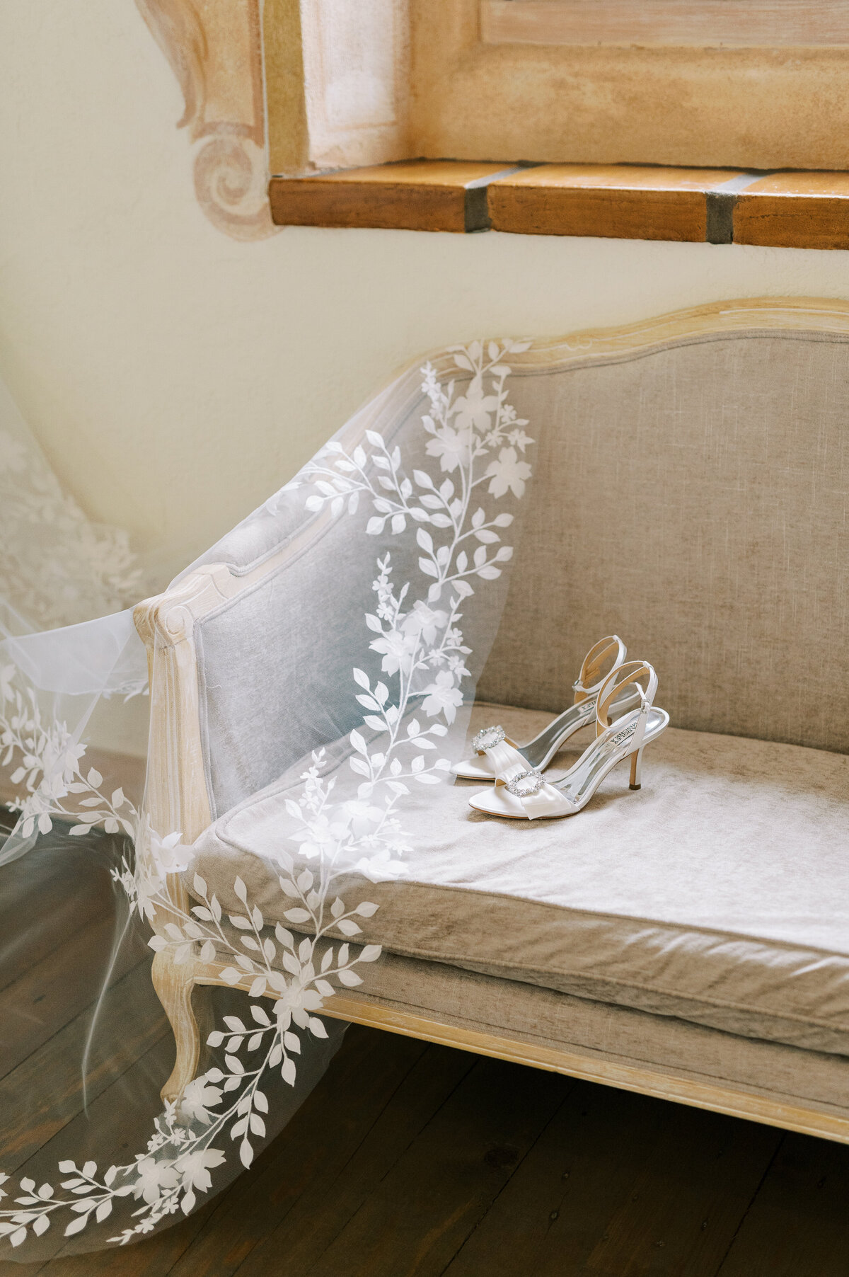 Bride's shoes and veil details