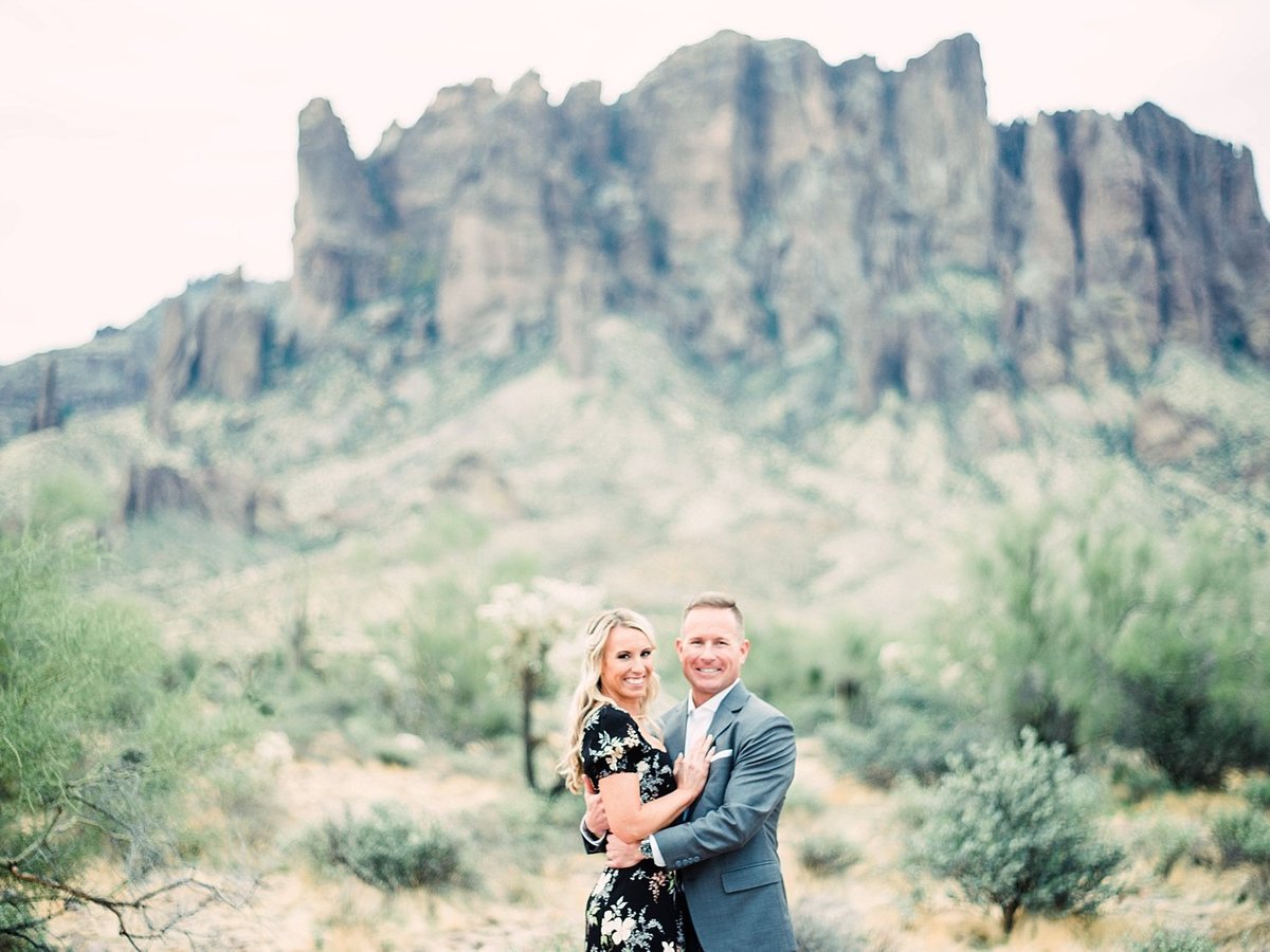 scottsdale-arizona-wedding-photographer-engagement-desert_0108