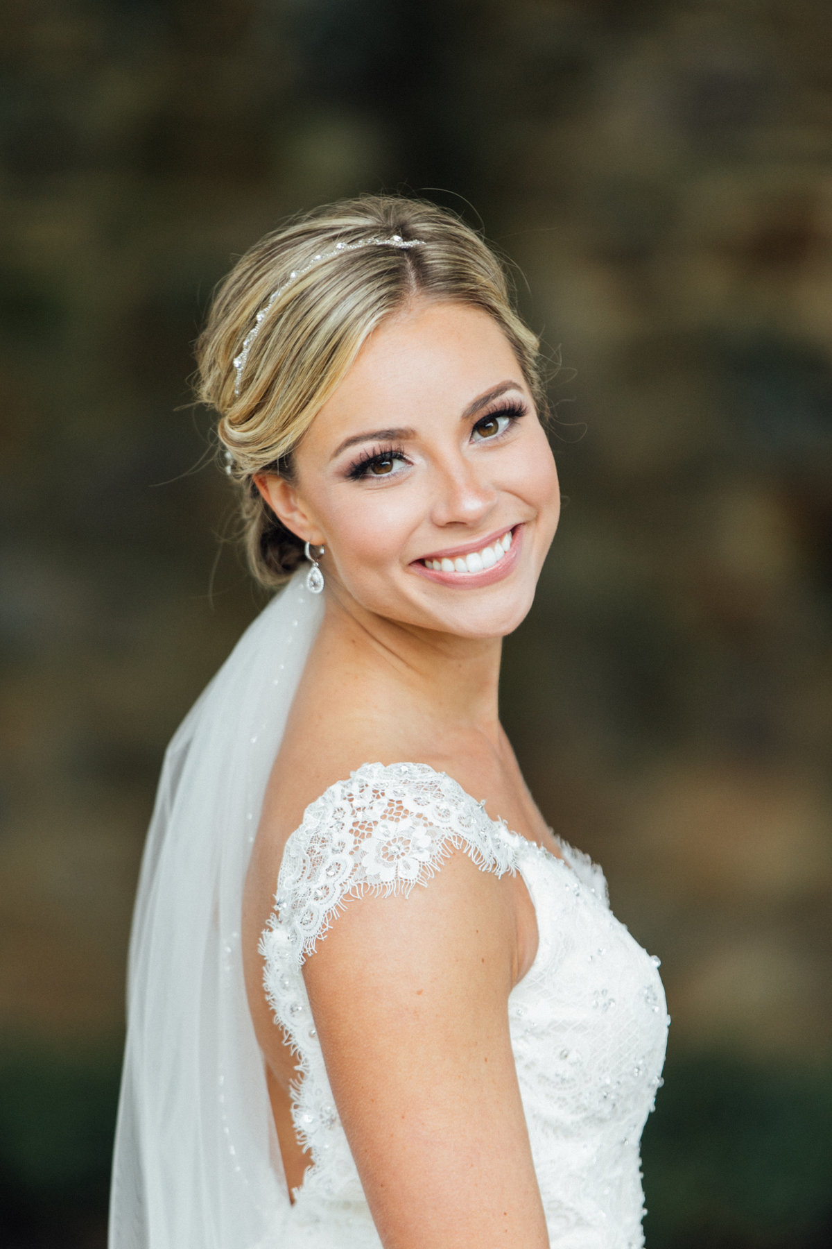 Beautiful Bride at Hillendale Country Club wedding