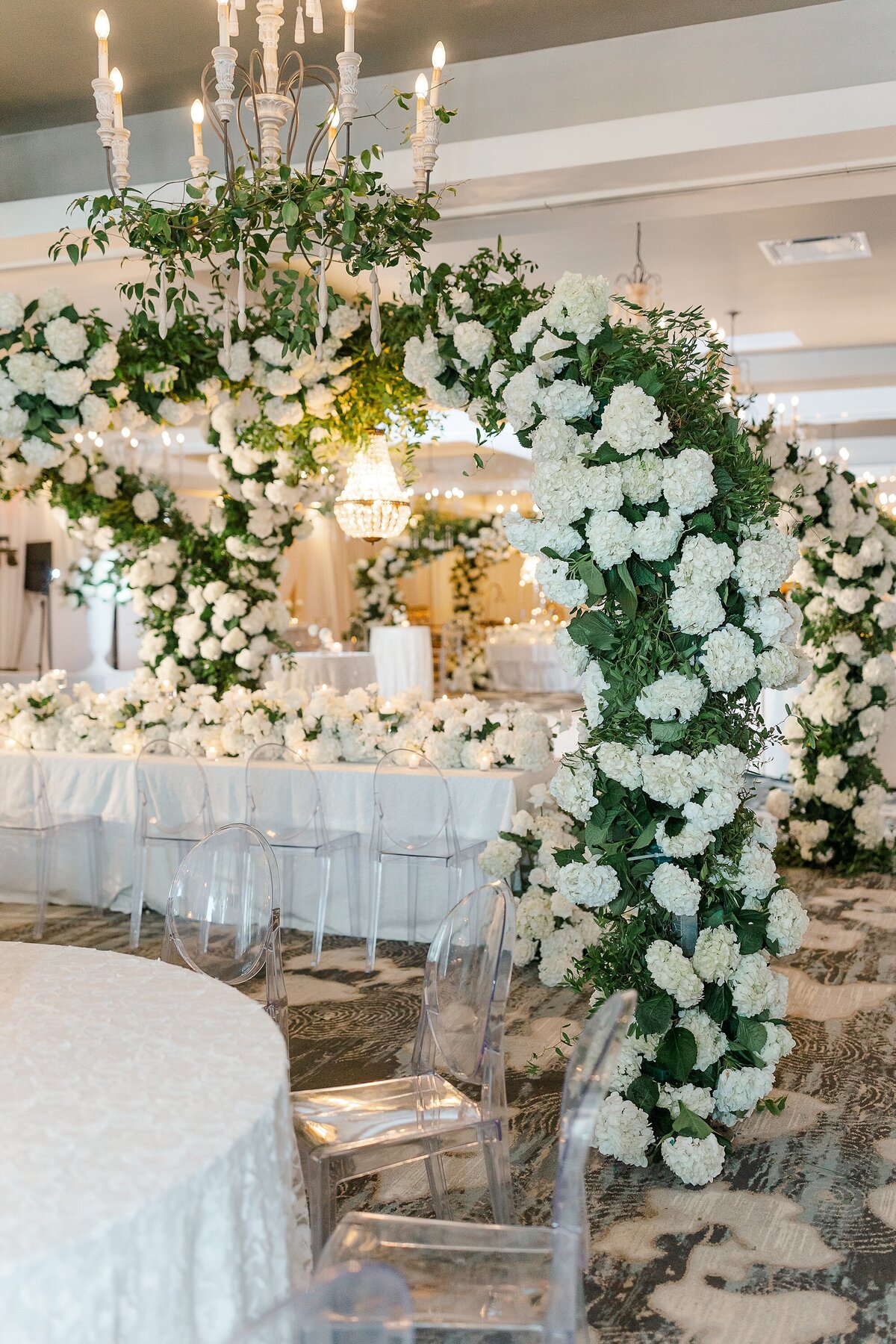 Chic Modern All White Wedding The Beaufort Hotel Brittanie Raquel Events_0017