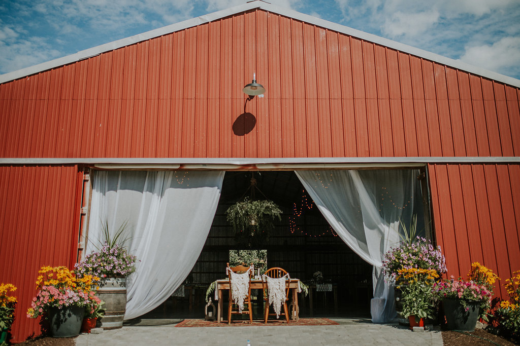 Monica_Relyea_Events_Dawn_Honsky_Photography_Nostrano_vineyard_red_barn_boho_bride_and_groom_Meg_and_TJ