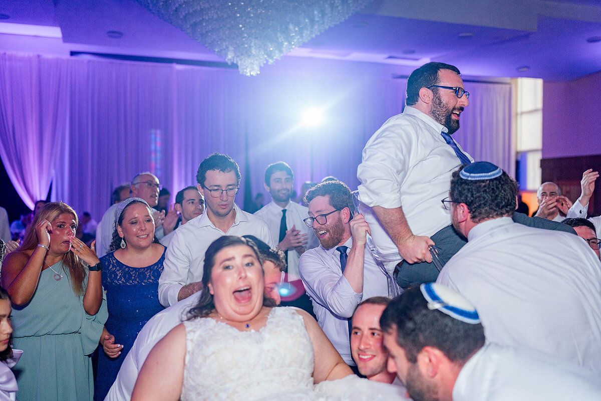 Eliana-Melmed-Photography-Chicago-LosAngeles-Jewish-WeddingPhotography-ElianaSklar-Simcha-00035