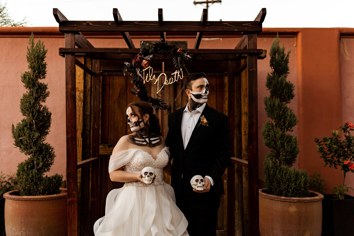 bates mansion tucson arizona halloween wedding photos (2)