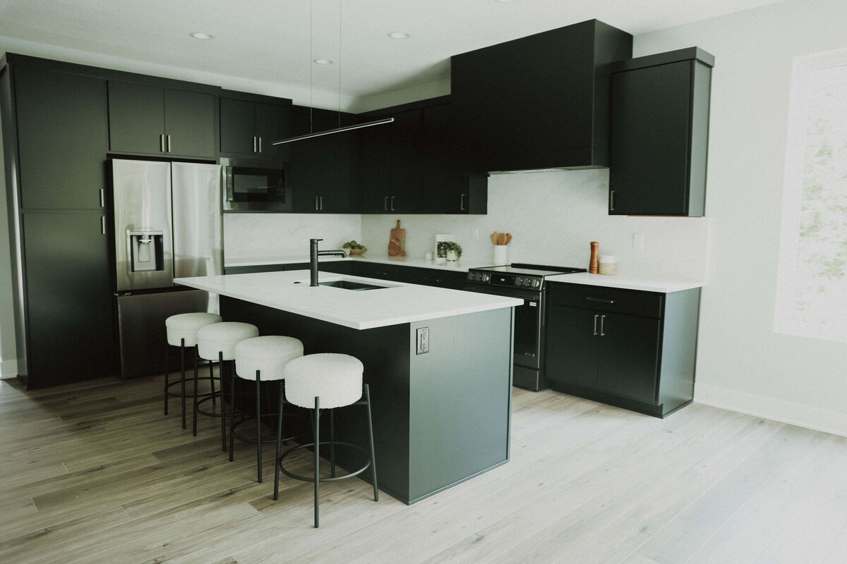 6907-Kitchen-Panora-Central-Iowa-Custom-Home-JRL-Builders-E23A9354