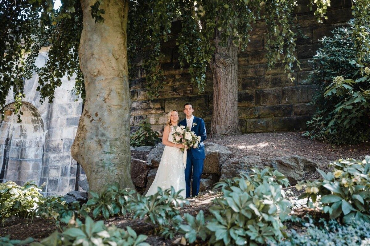 wedding-flowers-the-barnes-foundation-philadelphia-love-me-do-photography (5)