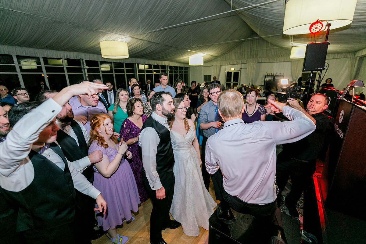 Eliana-Melmed-Photography-Chicago-LosAngeles-Jewish-WeddingPhotography-Dancefloor-00042