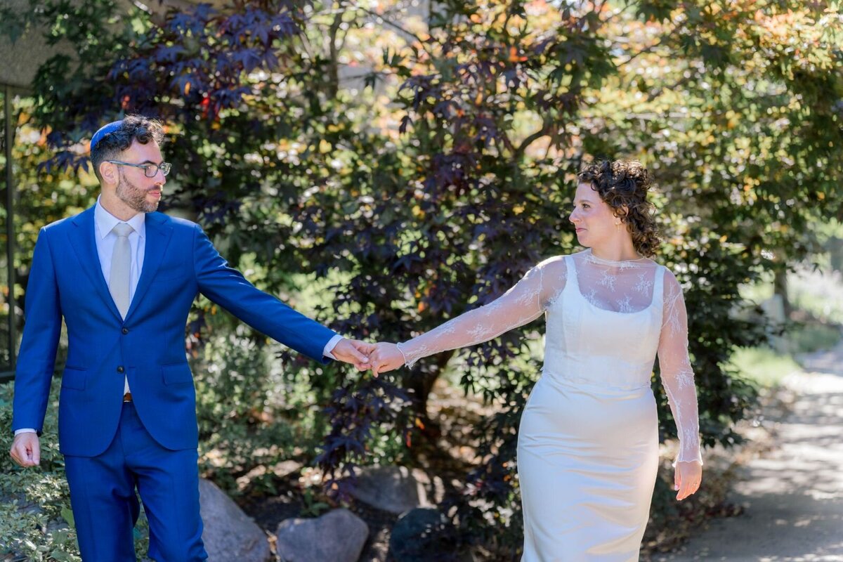Eliana-Melmed-Photography-Chicago-LosAngeles-Jewish-WeddingPhotography-ShulaNoah-CouplesPortraits-00093