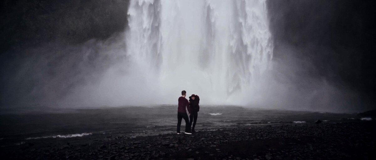 South-Iceland-Amazing-Waterfall-Elopement-037