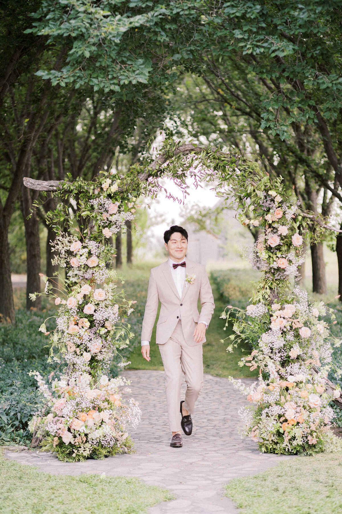 floral-and-field-design-bespoke-wedding-floral-styling-calgary-alberta-yoon-taesuk-124
