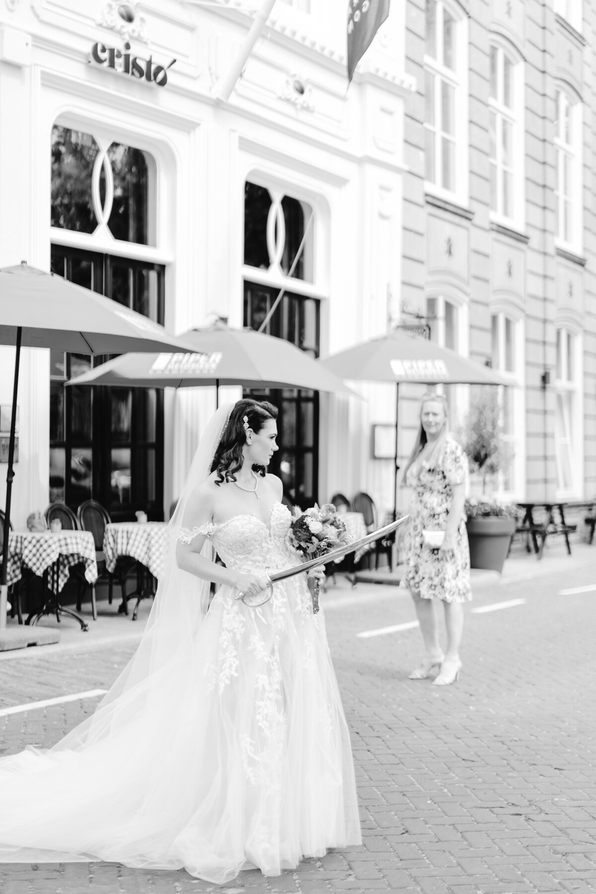 Nathalie & Steven - Laura de Roeck Photography-345-zw Hotel Mondragon