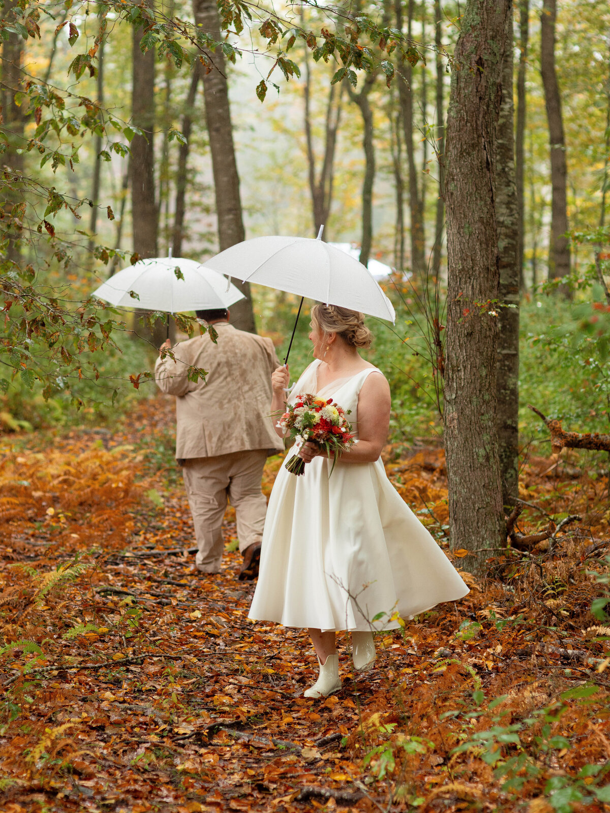 bride-umbrella-forest-wedding