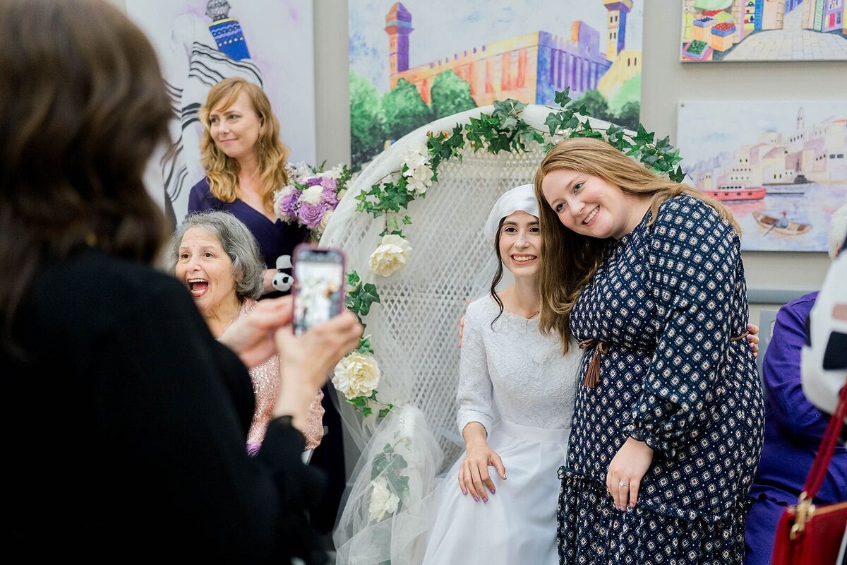 Eliana-Melmed-Photography-Chicago-LosAngeles-Jewish-WeddingPhotographer-CarmiKalman-KabbalatPanim-00066
