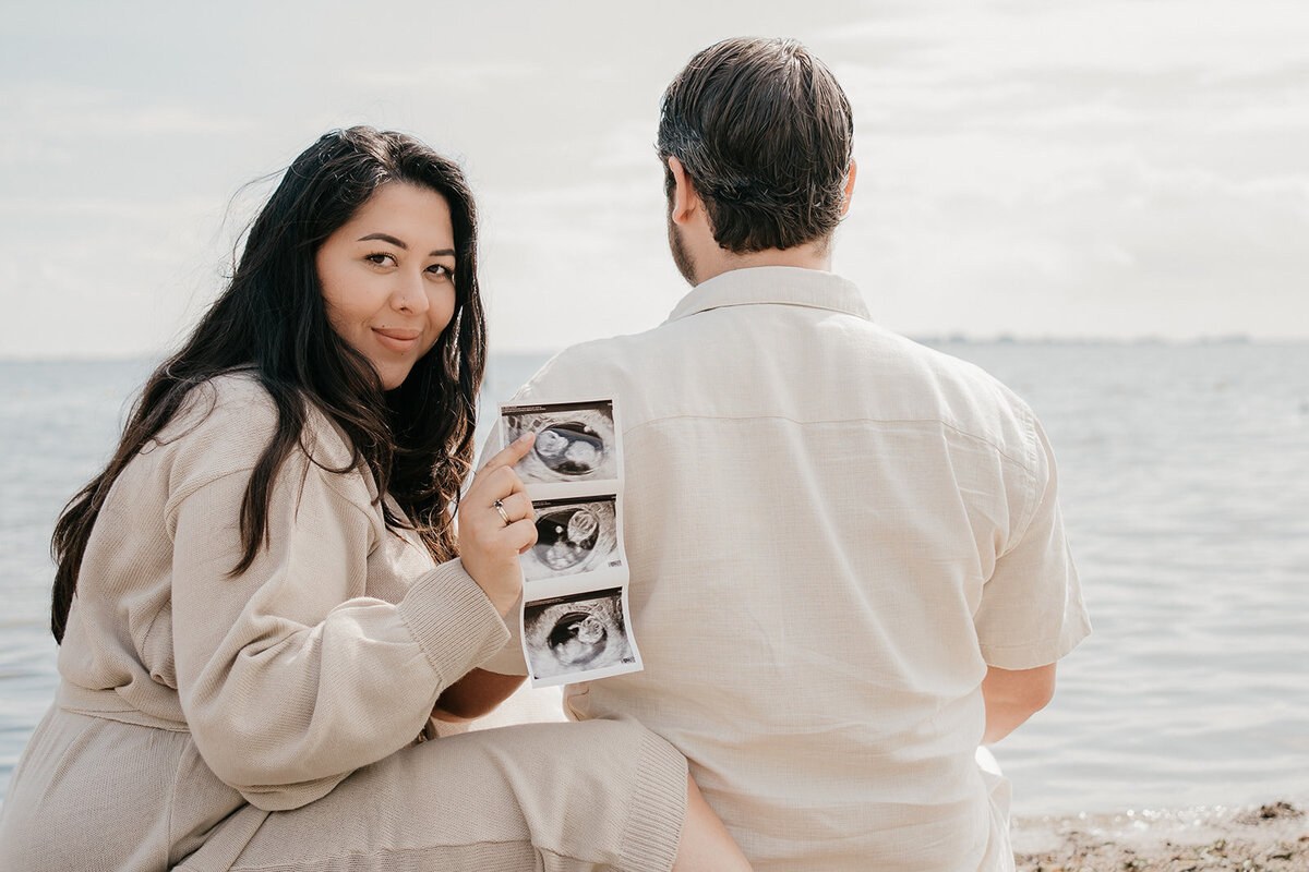 zwangerschapsaankondiging-fotoshoot-amsterdam-leukfotografie.jpg  7
