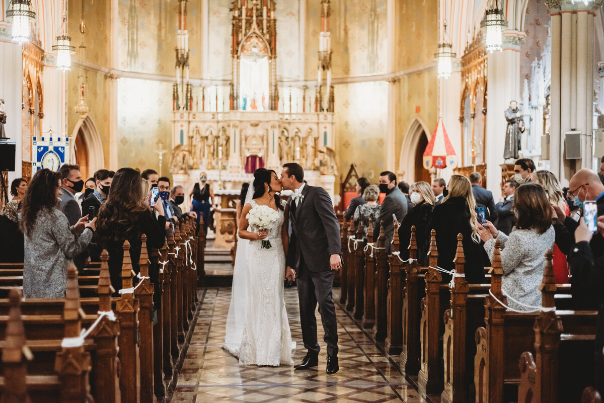 St-anne-de-catholic-church-wedding-pictures-detroit-wedding-pictures-city-wedding-pictures-detroit-wedding-photographer-girl-with-the-tattoos-wedding-photographer-michigan-wedding-photographer-wedding-party-pictures