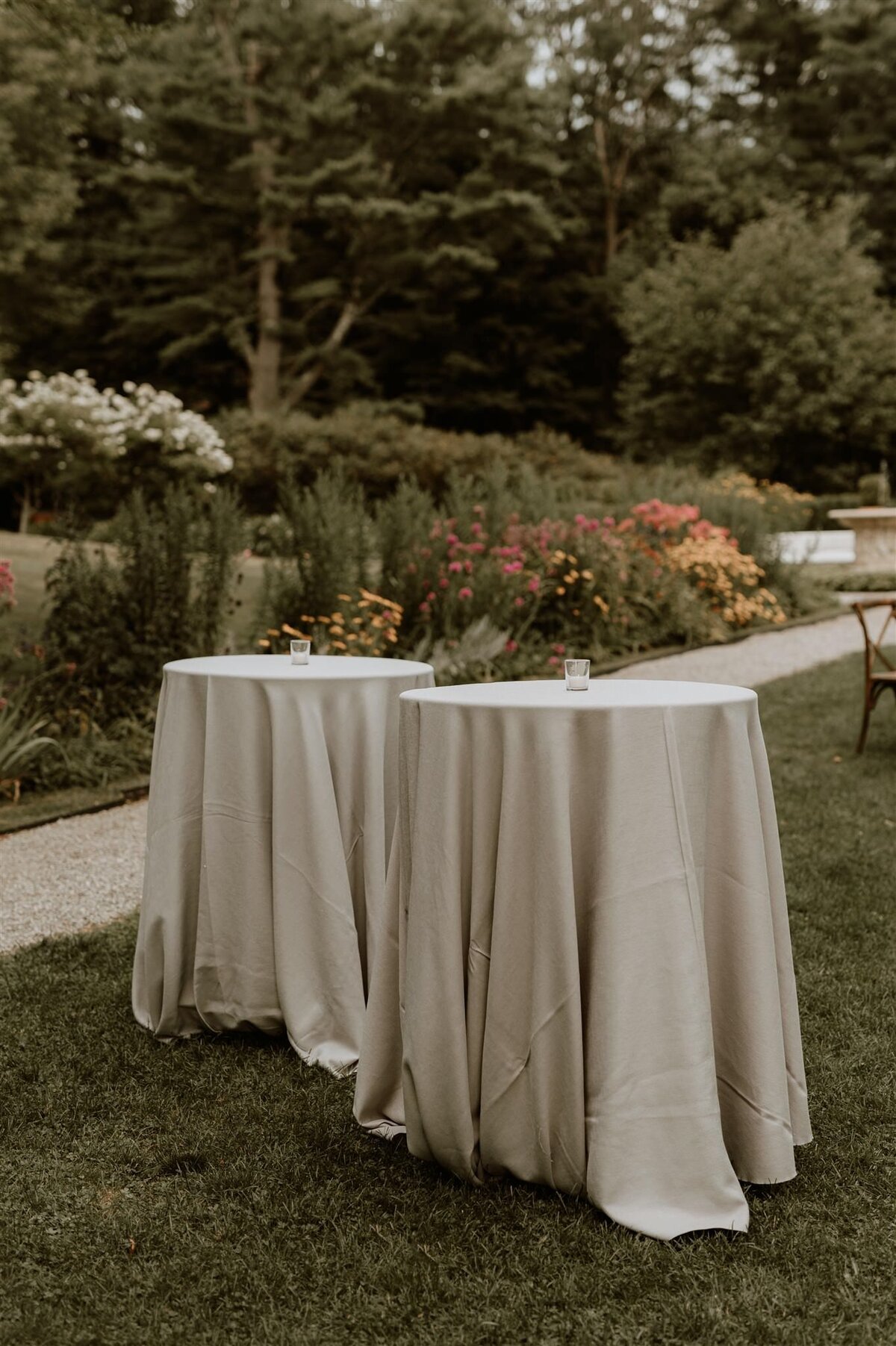 Summer-wedding-at-chesterwood-stonover-farm-massachusetts-18
