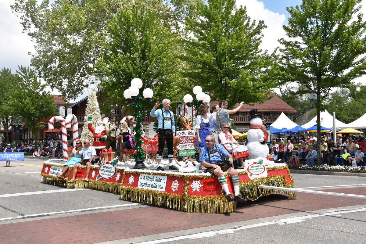 Bavarian-Parade-Frankenmuth-Michigan-40