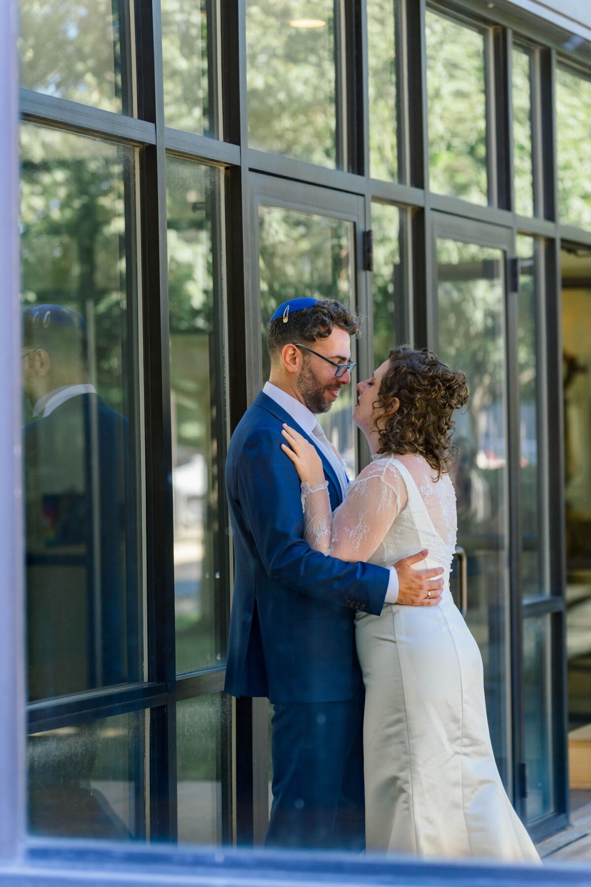 Eliana-Melmed-Photography-Chicago-LosAngeles-Jewish-WeddingPhotography-ShulaNoah-CouplesPortraits-00097