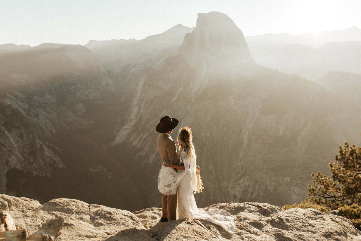 with-the-wandering-yosemite-glacier-point-vow-renewal-4