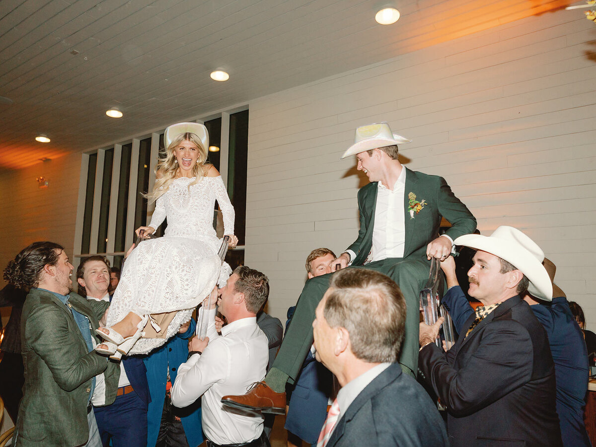 Austin-film-wedding-photographer-prospect-house-RuétPhoto-JenStephen-WeddingCollection-featherandtwine-1461