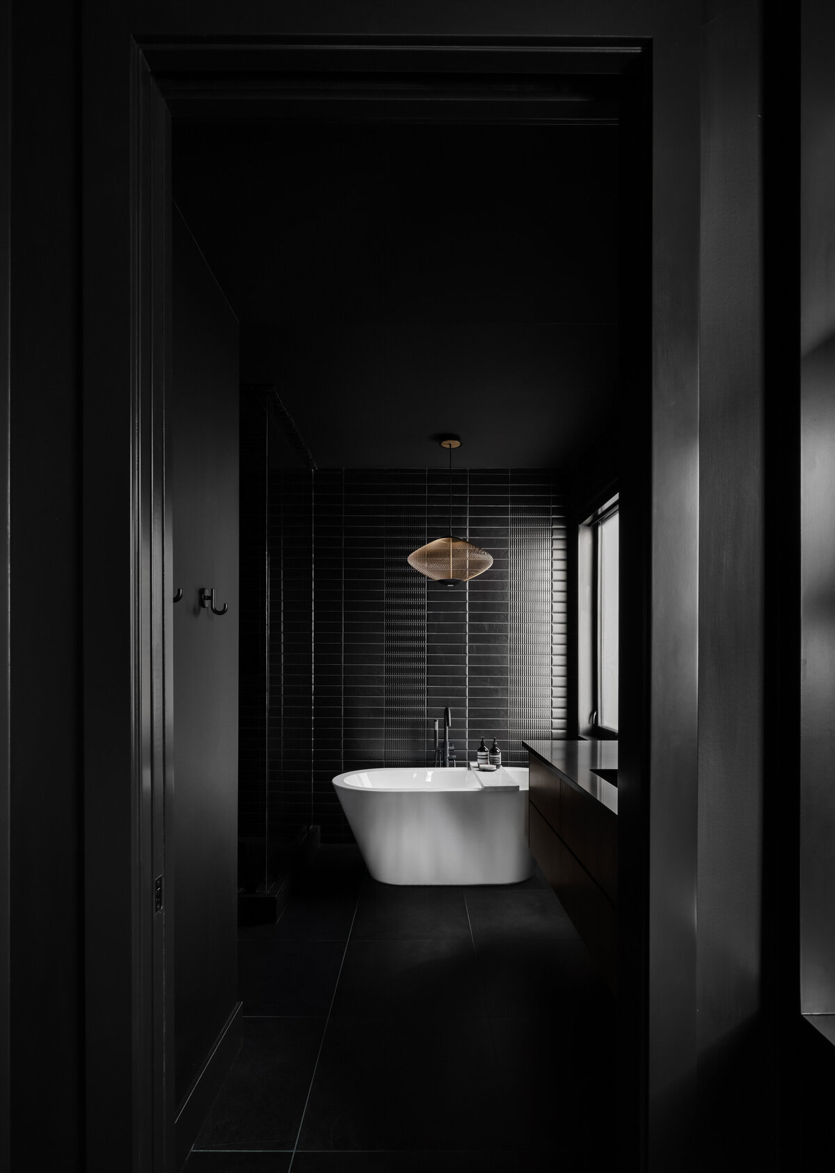 Black-Bathroom-Tile-Newbuild-Calgary