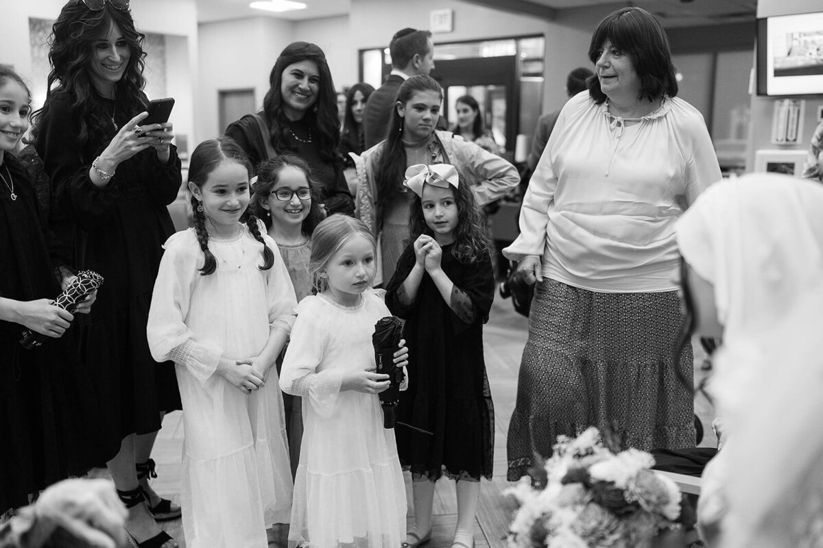 Eliana-Melmed-Photography-Chicago-LosAngeles-Jewish-WeddingPhotographer-CarmiKalman-Bedeken-00012