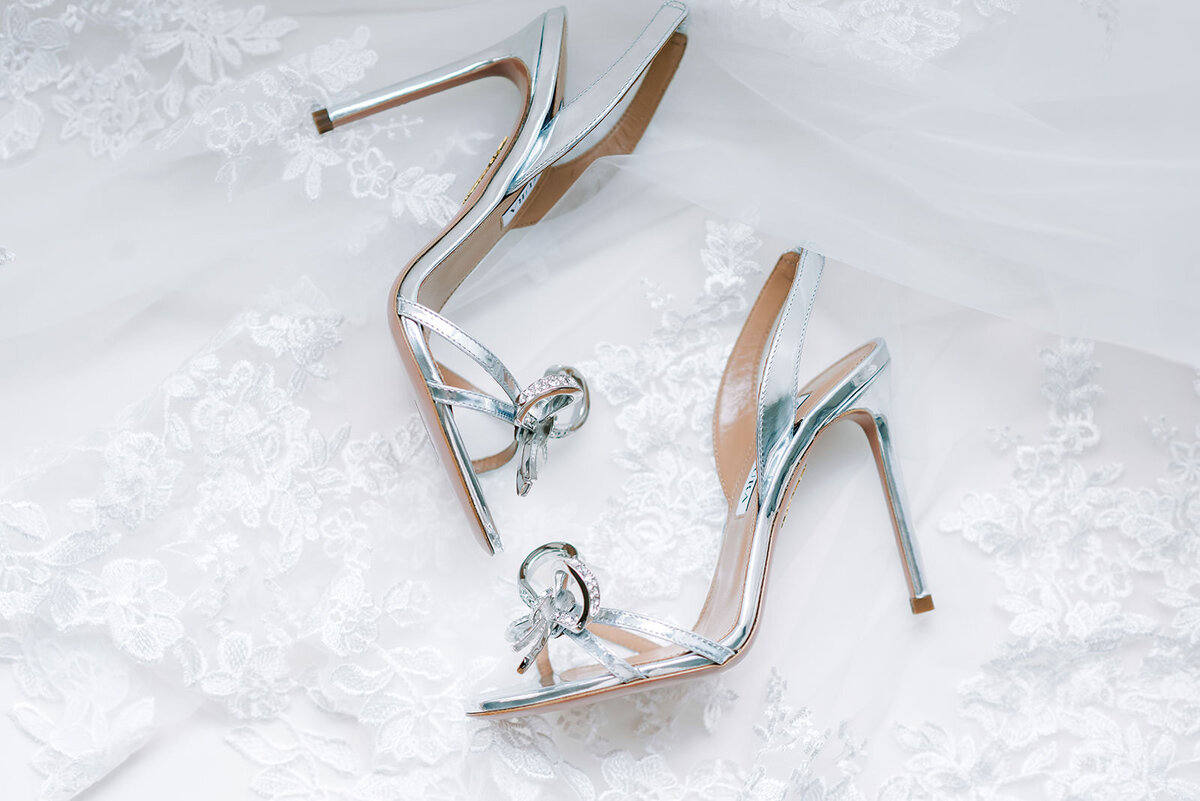 Wedding Photographer Anna Lundgren helloalora Wedding shoes inspiration high heels at Solliden Skansen in Stockholm Sweden