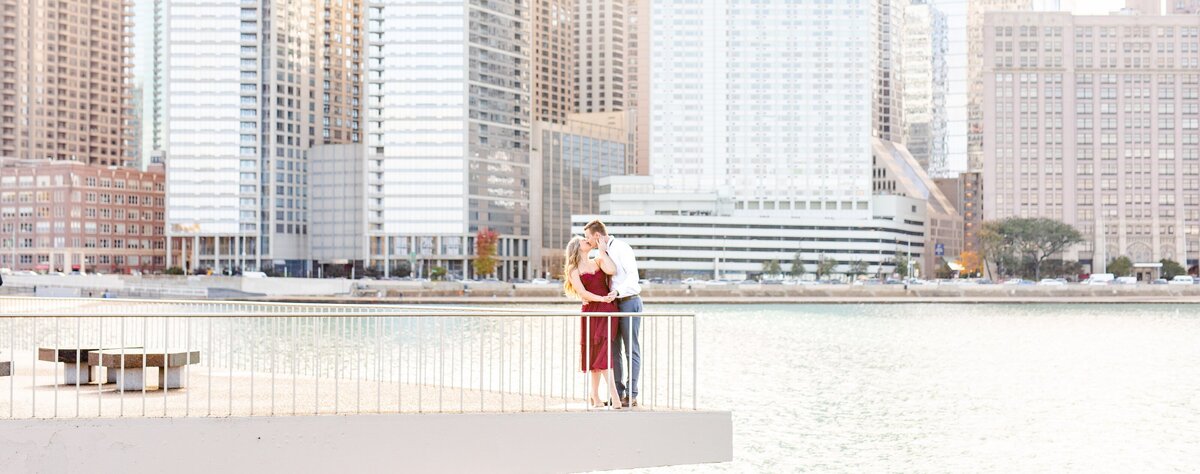olive-park-downtown-chicago-engagement-photos-chicago