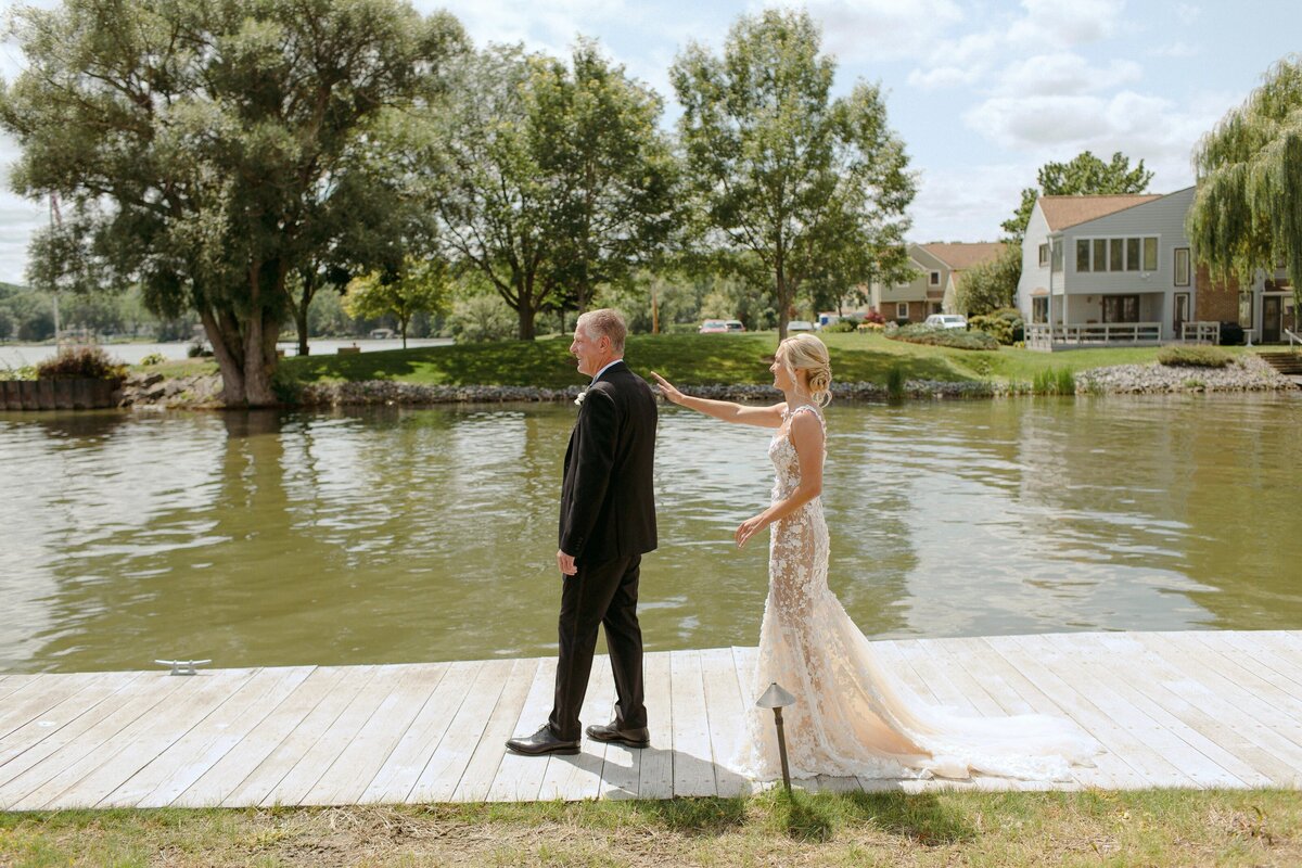 Lake House Canandaigua Wedding_Father-Daughter First Look_Verve Event Co (6)