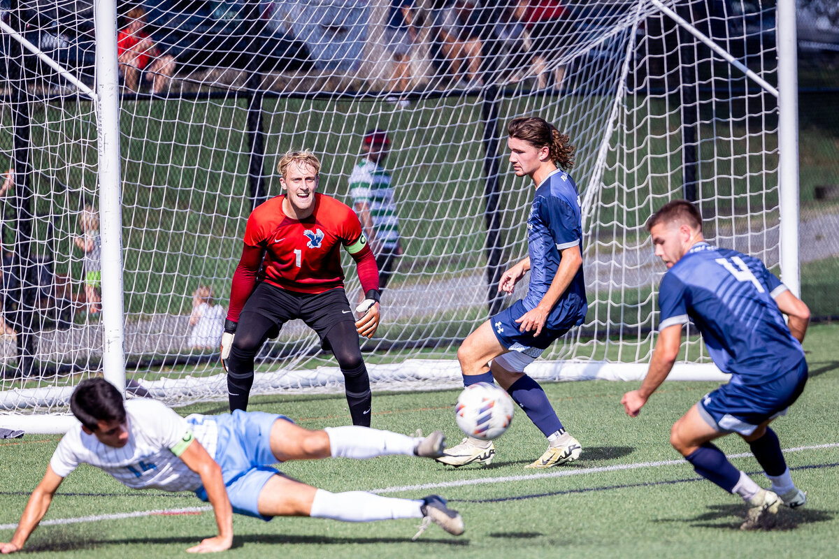 MensSoccer-vs-Messiah-1017