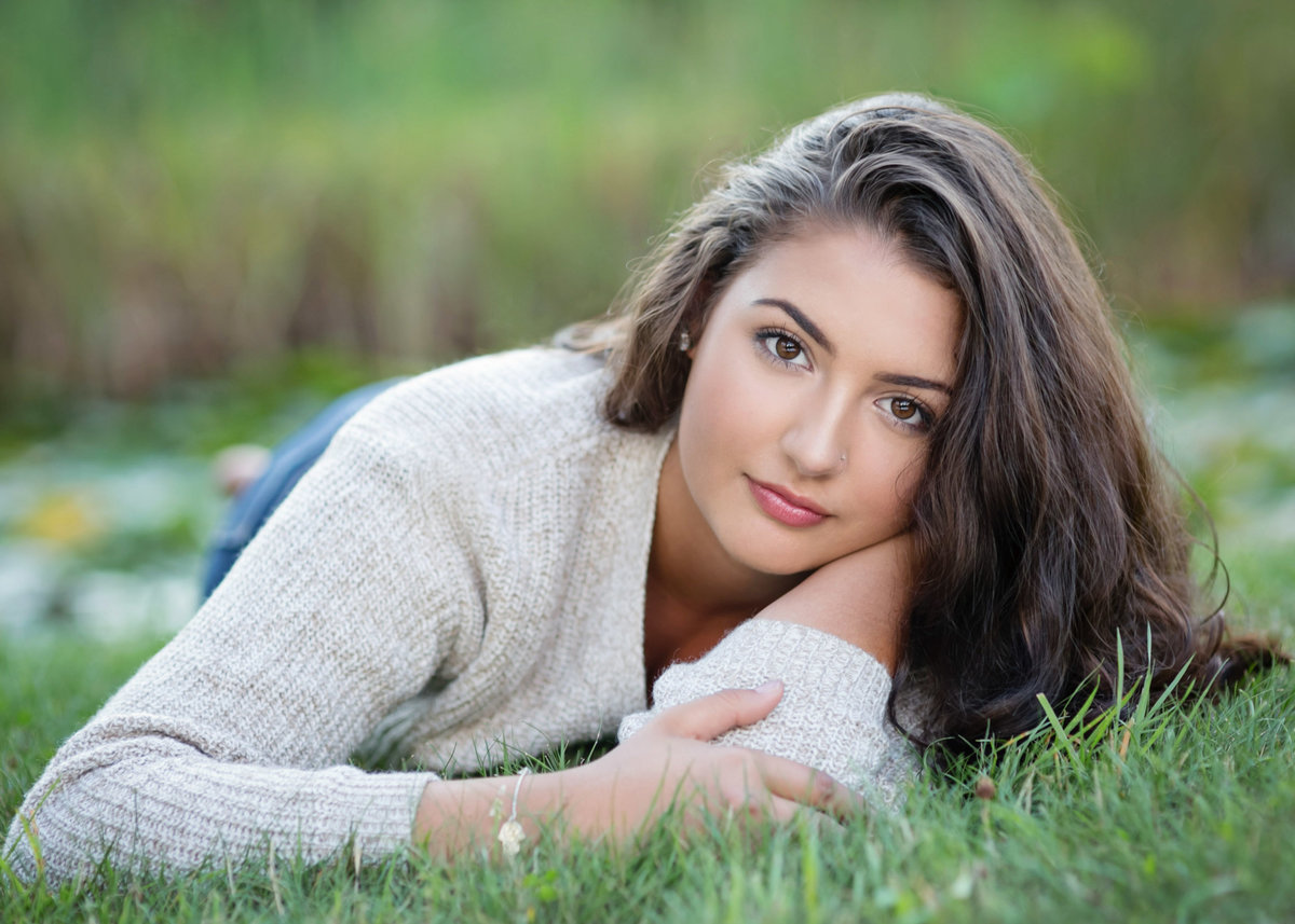 senior portrait ideas female