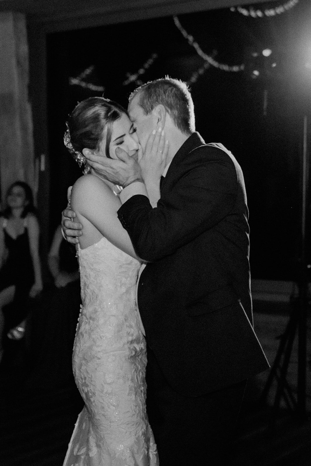 Stories by Jane_Hochzeitsfotograf_Hochzeitsfotos Schweiz_Hochzeitsshooting_natürliche Hochzeitsfotos_Professionelle Hochzeitsfotos_Gasthaus Schupfen_Freie Trauung_Septemberhochzeit38