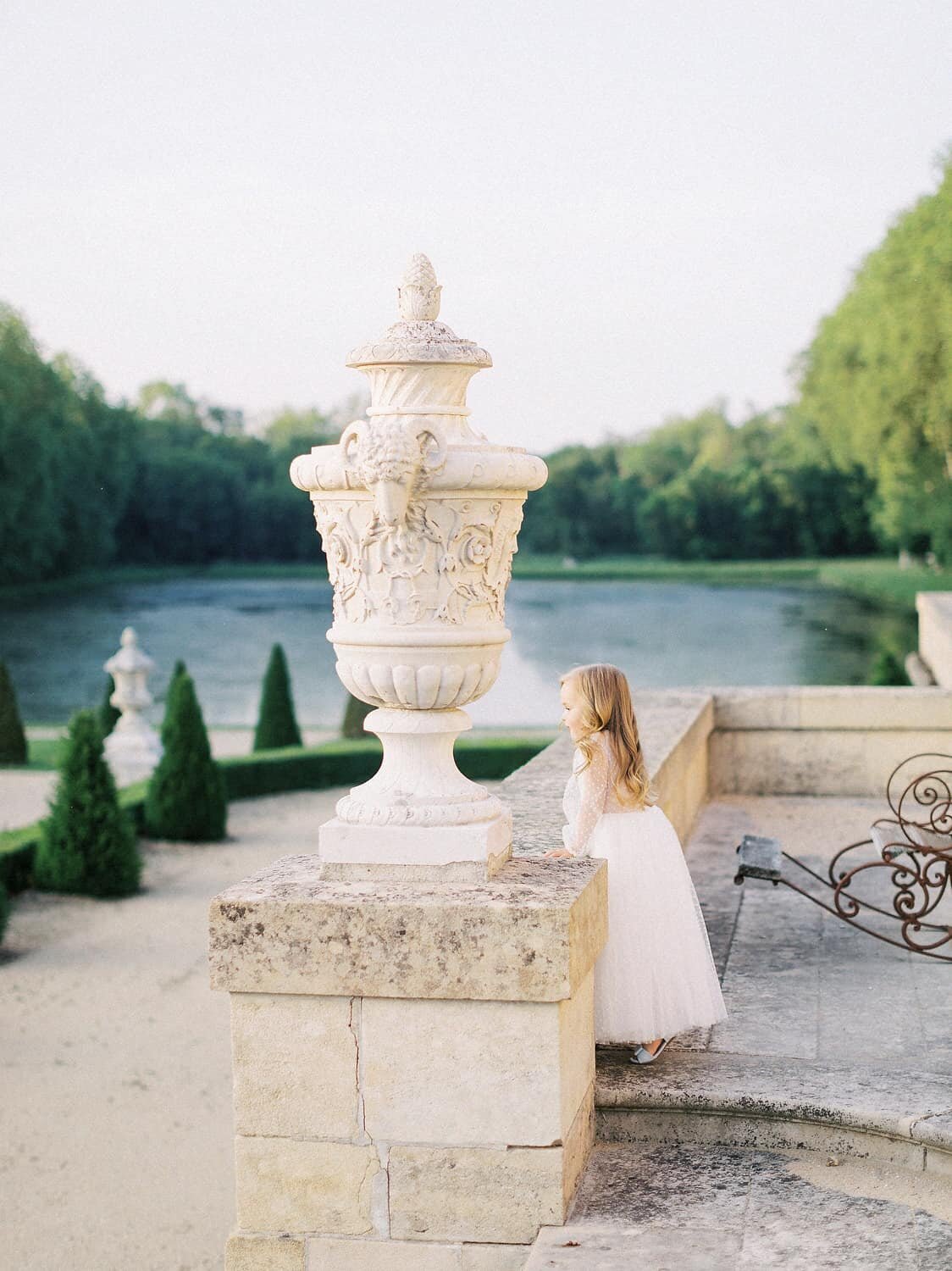 France-chateau-de-Vilette-wedding-Paris-France-Julia-Kaptelova-Photography-089
