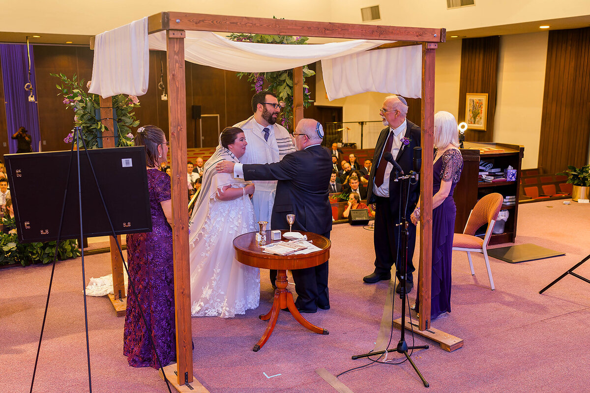 Eliana-Melmed-Photography-Chicago-LosAngeles-Jewish-WeddingPhotography-ElianaSklar-Chuppah-00193
