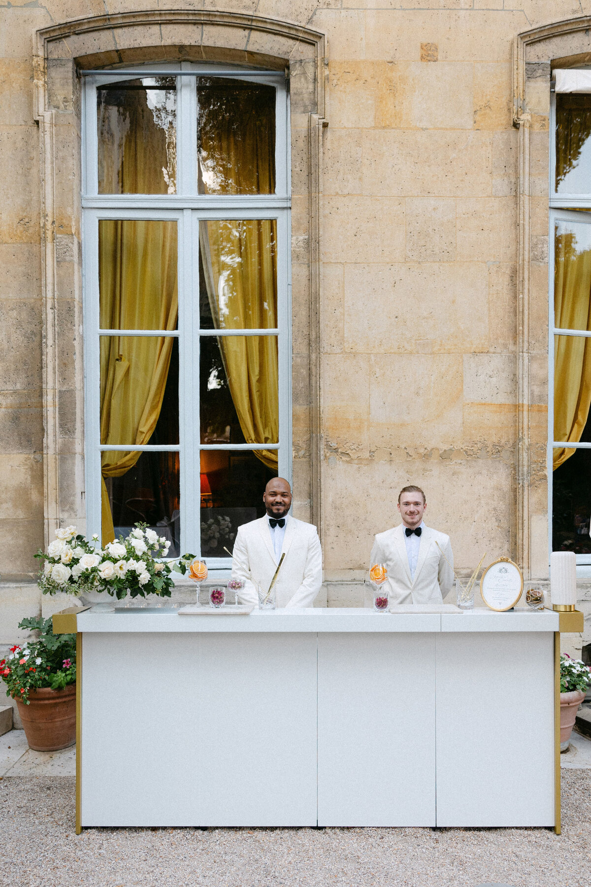 Jennifer Fox Weddings English speaking wedding planning & design agency in France crafting refined and bespoke weddings and celebrations Provence, Paris and destination wd717